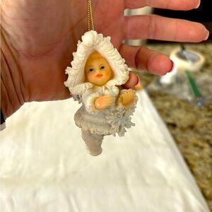 Vintage snow baby‎ with snowflakes for wings. Perfect condition no callouts.